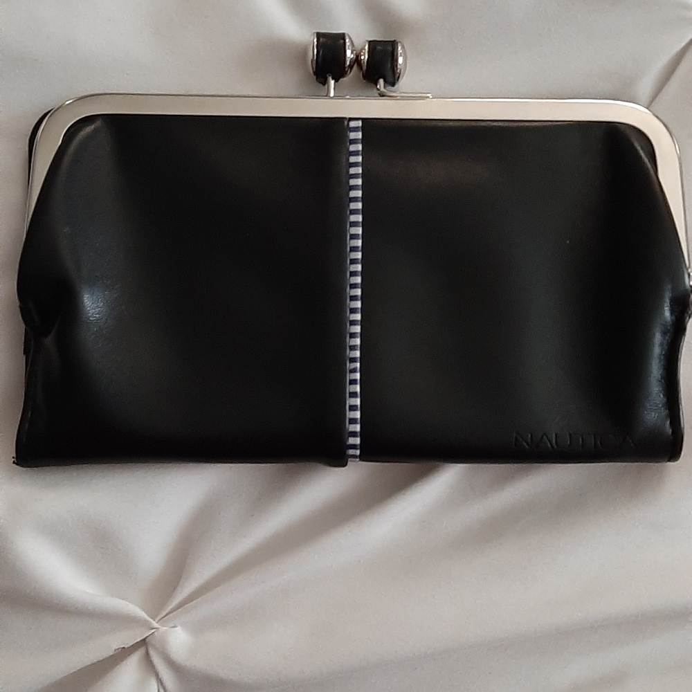 Pre Owned Nautica kisslock RFID wallet